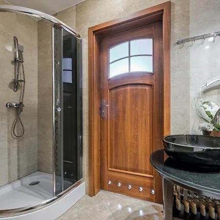 Nr 18 Z Jacuzzi, Odkryj-zakopane
